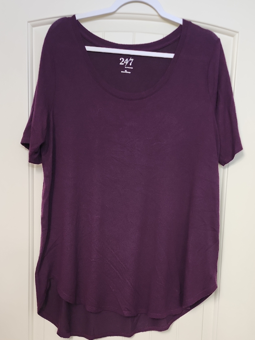 Women's Scoop Neck Short Sleeve Tunic Tee in Plum